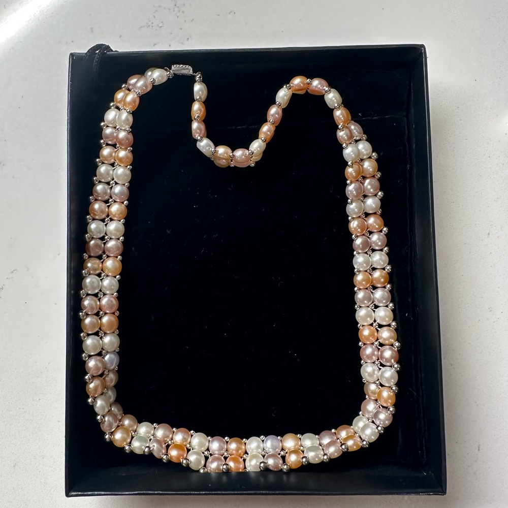 Elegant Multicolor Pearl Necklace